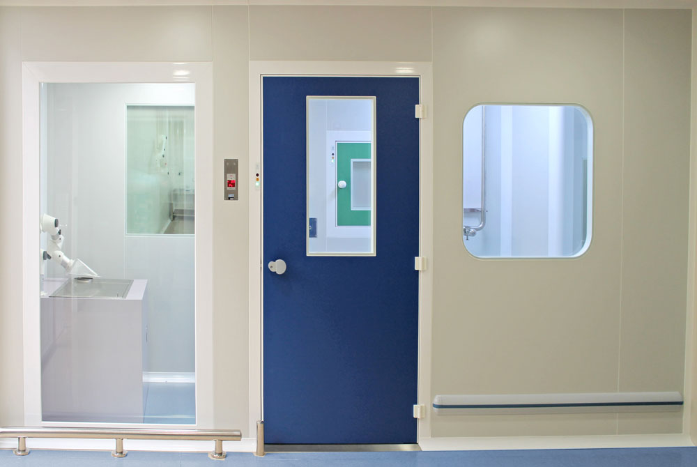 HPL vs. Stainless Steel Panels: Which Cleanroom Wall Solution is Right for You?